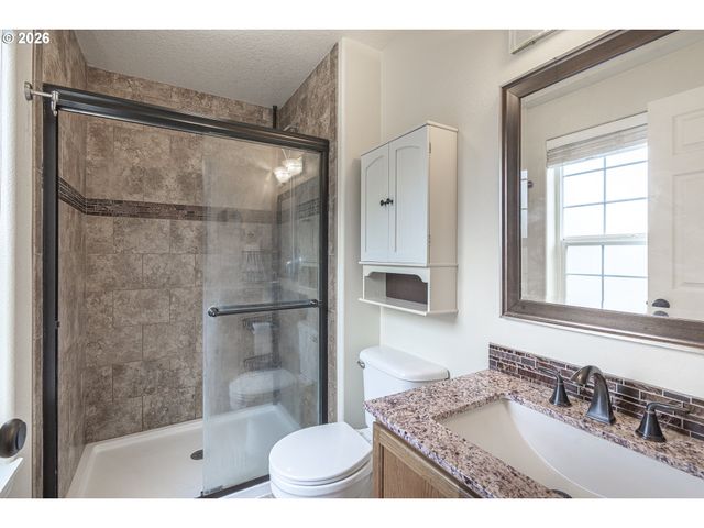 1101 E SUNSET Dr, Newberg, OR 97132