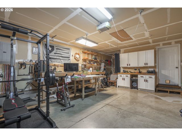 1101 E SUNSET Dr, Newberg, OR 97132