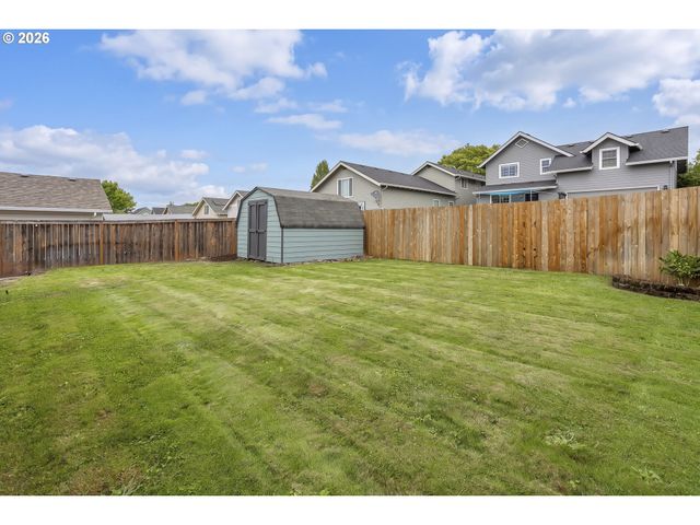 1101 E SUNSET Dr, Newberg, OR 97132