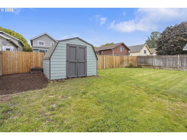 1101 E SUNSET Dr, Newberg, OR 97132