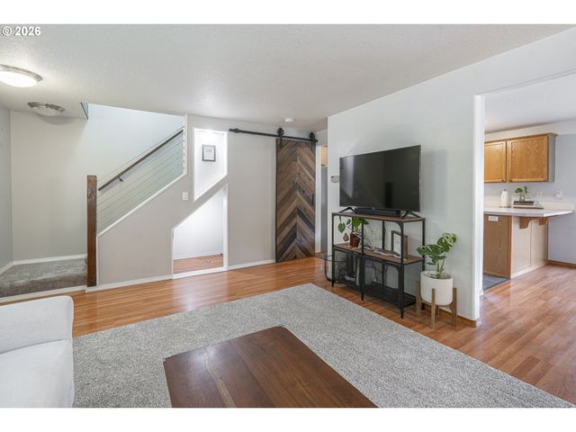 1101 E SUNSET Dr, Newberg, OR 97132