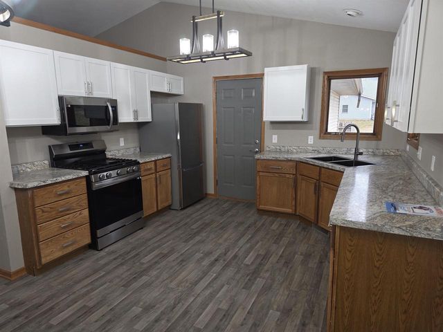 731 Sherwood Lane, Jefferson, WI 53549