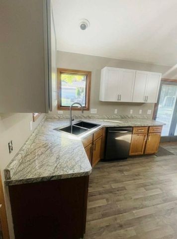 731 Sherwood Lane, Jefferson, WI 53549