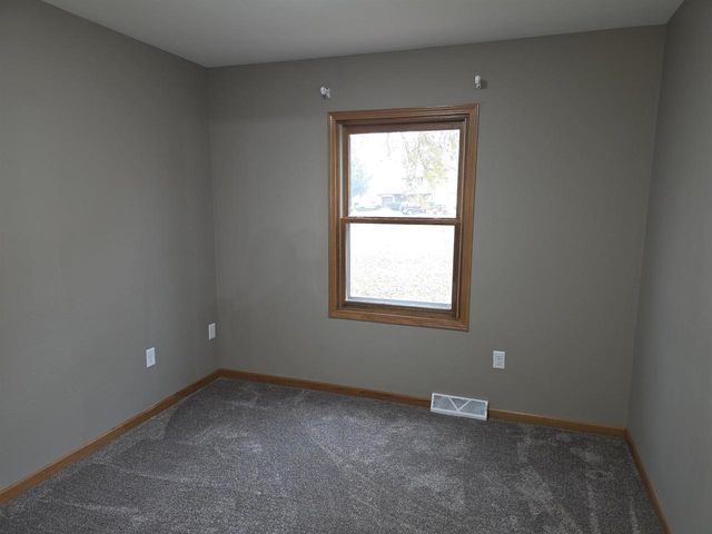 731 Sherwood Lane, Jefferson, WI 53549