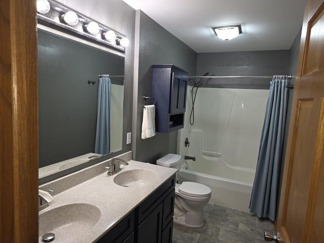 731 Sherwood Lane, Jefferson, WI 53549