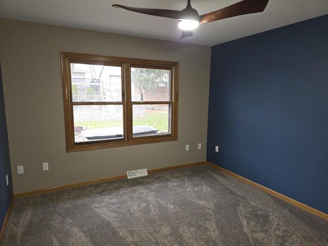 731 Sherwood Lane, Jefferson, WI 53549