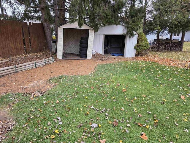 731 Sherwood Lane, Jefferson, WI 53549