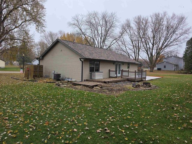 731 Sherwood Lane, Jefferson, WI 53549