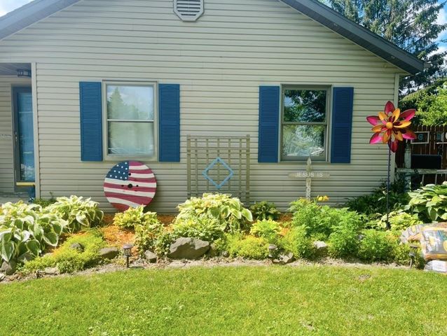 731 Sherwood Lane, Jefferson, WI 53549