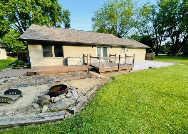 731 Sherwood Lane, Jefferson, WI 53549