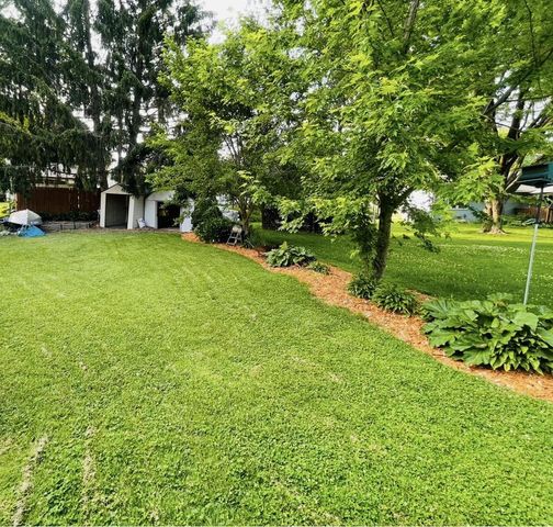 731 Sherwood Lane, Jefferson, WI 53549