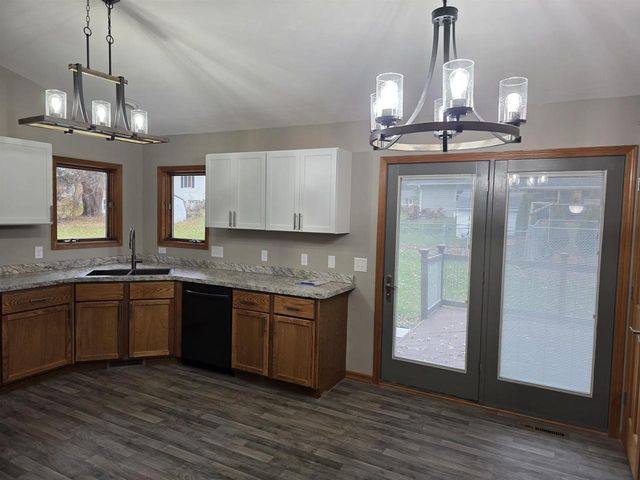 731 Sherwood Lane, Jefferson, WI 53549