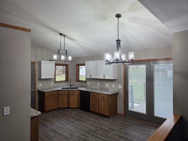 731 Sherwood Lane, Jefferson, WI 53549