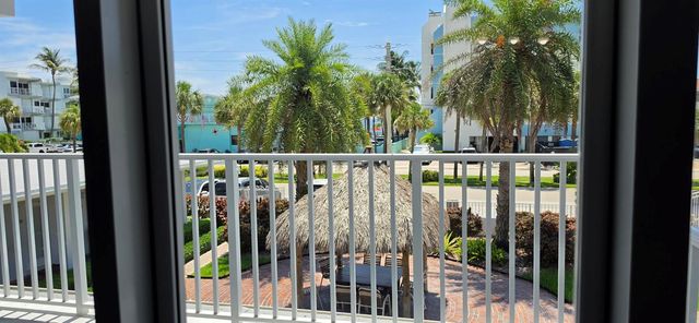 4228 N Ocean Drive 34, Lauderdale By The Sea, FL 33308