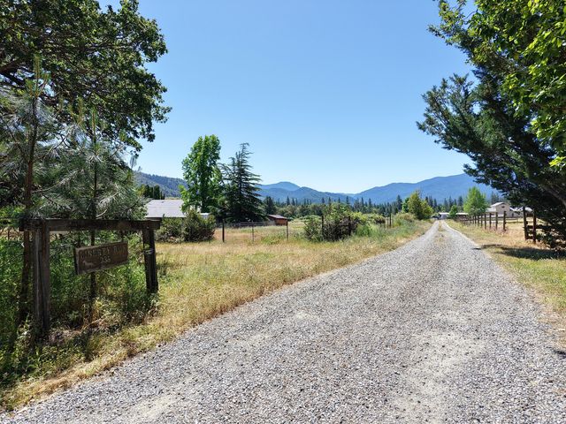 335 Sheraton Drive, Williams, OR 97544