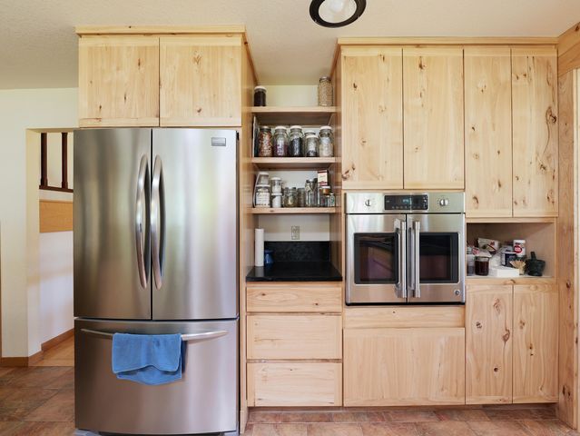 335 Sheraton Drive, Williams, OR 97544
