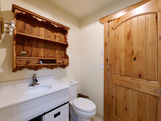 335 Sheraton Drive, Williams, OR 97544