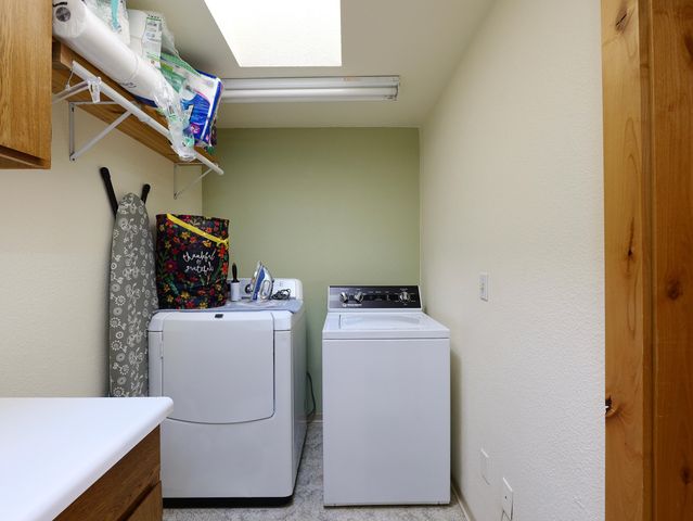 335 Sheraton Drive, Williams, OR 97544