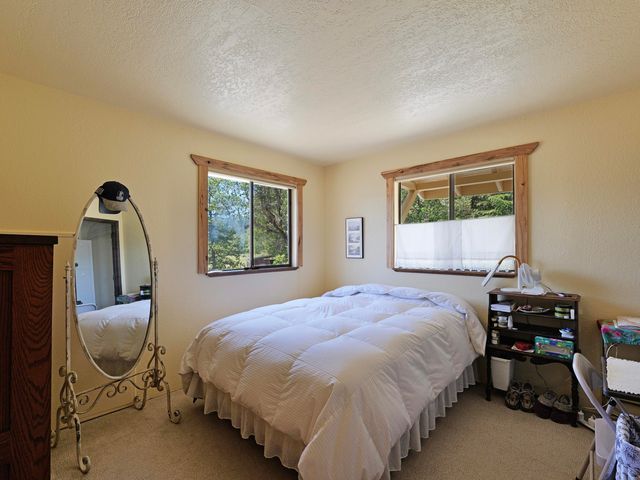 335 Sheraton Drive, Williams, OR 97544