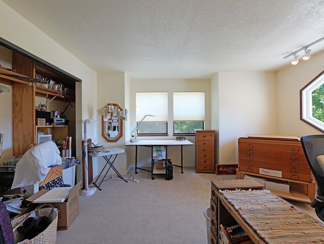335 Sheraton Drive, Williams, OR 97544