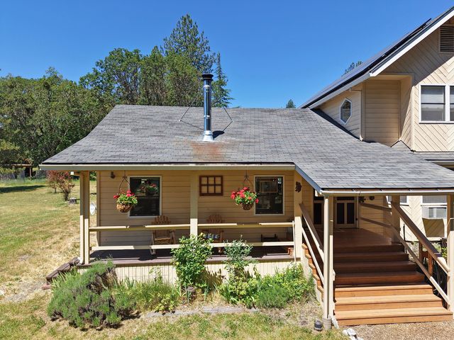 335 Sheraton Drive, Williams, OR 97544