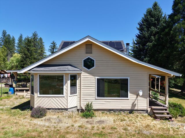 335 Sheraton Drive, Williams, OR 97544