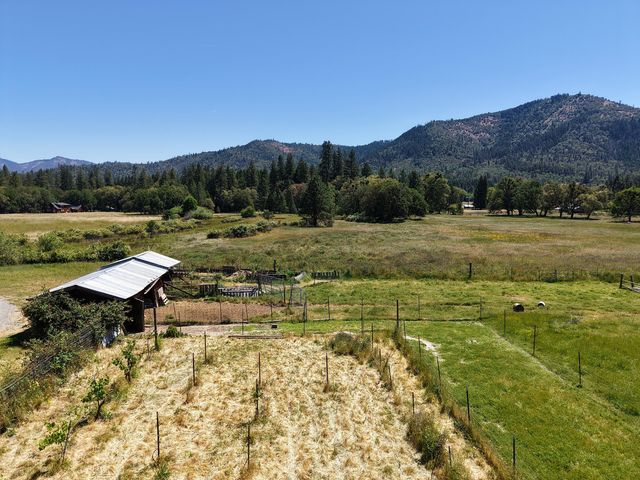 335 Sheraton Drive, Williams, OR 97544