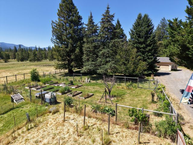 335 Sheraton Drive, Williams, OR 97544