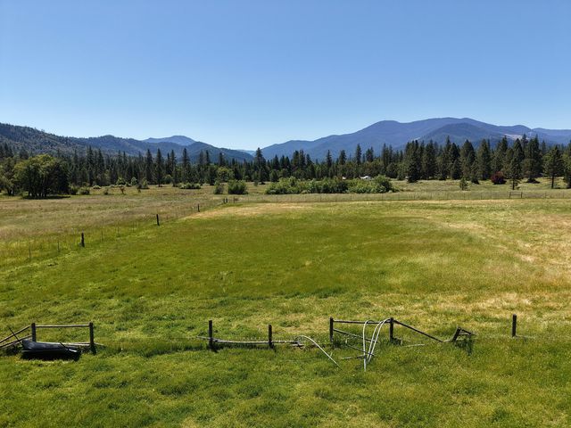 335 Sheraton Drive, Williams, OR 97544
