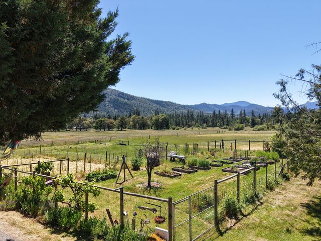 335 Sheraton Drive, Williams, OR 97544