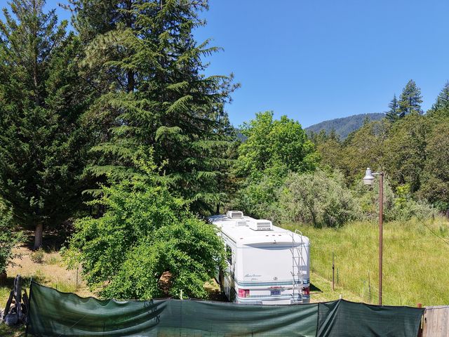 335 Sheraton Drive, Williams, OR 97544