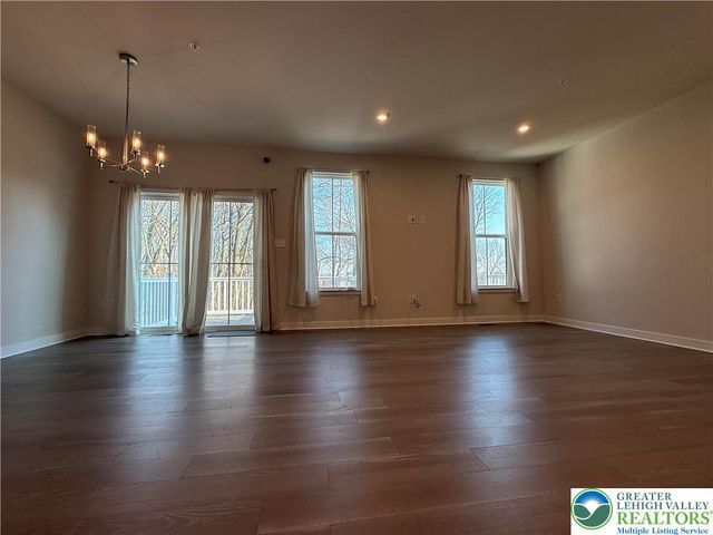 1033 Watson Court, Upper Macungie Twp, PA 18051