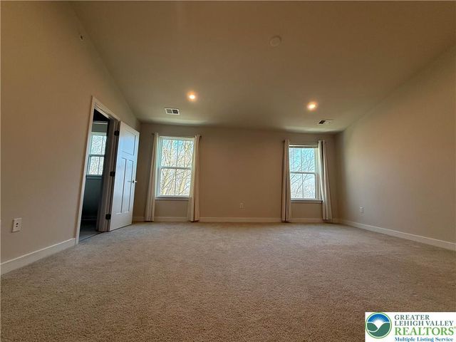 1033 Watson Court, Upper Macungie Twp, PA 18051