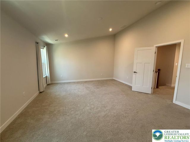 1033 Watson Court, Upper Macungie Twp, PA 18051