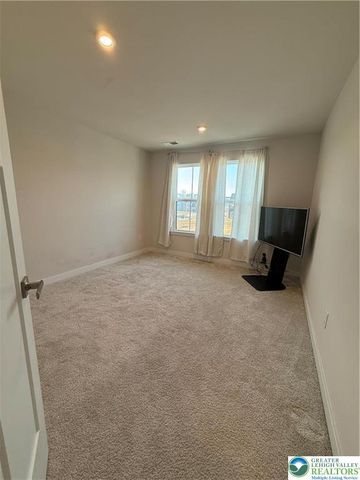 1033 Watson Court, Upper Macungie Twp, PA 18051