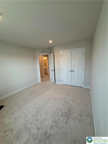 1033 Watson Court, Upper Macungie Twp, PA 18051