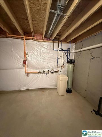 1033 Watson Court, Upper Macungie Twp, PA 18051