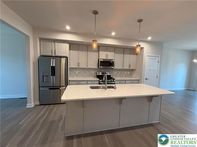 1033 Watson Court, Upper Macungie Twp, PA 18051