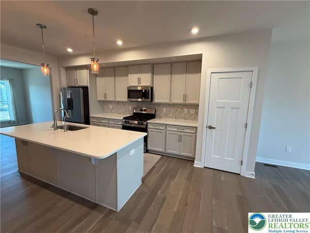 1033 Watson Court, Upper Macungie Twp, PA 18051