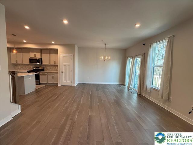 1033 Watson Court, Upper Macungie Twp, PA 18051