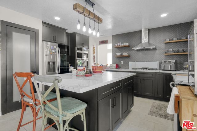 6886 Country Oaks Drive, Highland, CA 92346