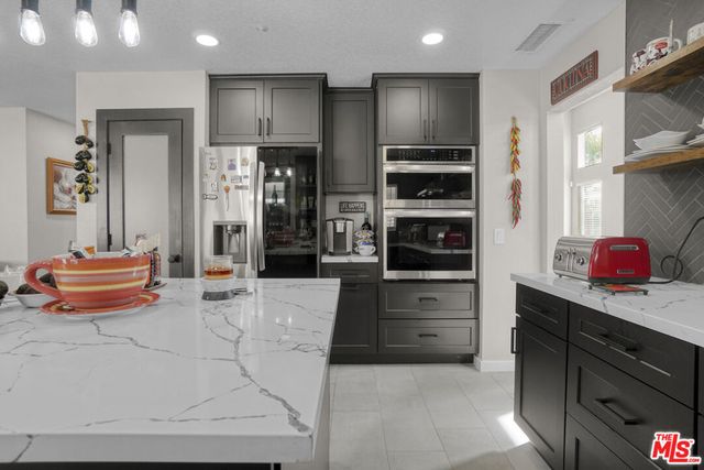 6886 Country Oaks Drive, Highland, CA 92346