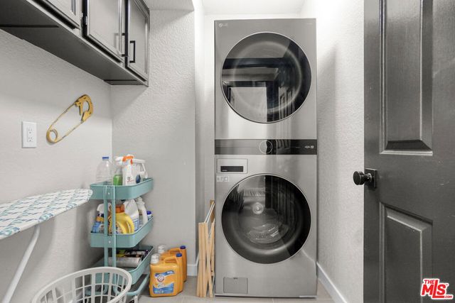 6886 Country Oaks Drive, Highland, CA 92346