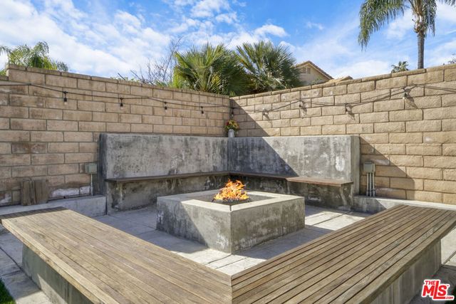 6886 Country Oaks Drive, Highland, CA 92346