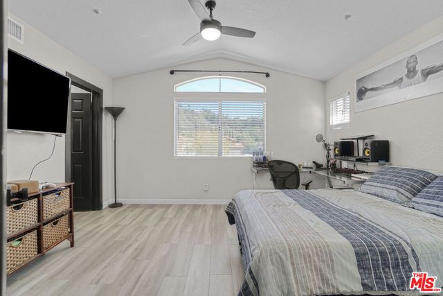 6886 Country Oaks Drive, Highland, CA 92346