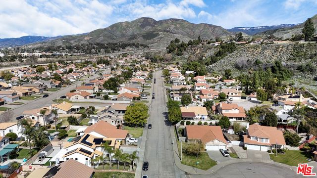 6886 Country Oaks Drive, Highland, CA 92346