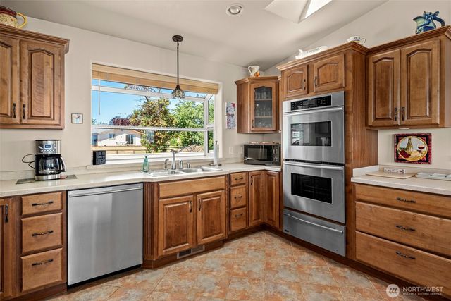 1223 Rainier Lane, Oak Harbor, WA 98277