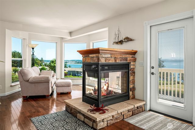 1223 Rainier Lane, Oak Harbor, WA 98277