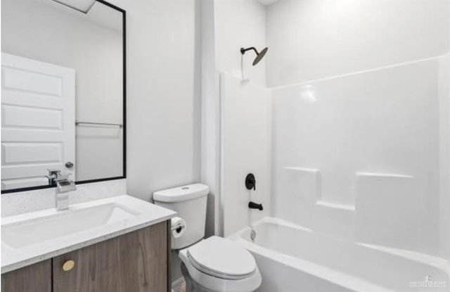4216 Heron Avenue 122, Mcallen, TX 78504