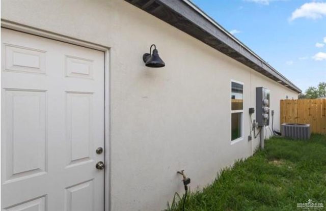 4216 Heron Avenue 122, Mcallen, TX 78504